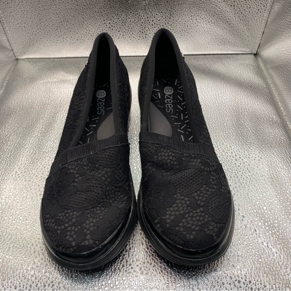 Bzees Slip-On Loafers with Forefoot Strap Detail - Nugget 7M black slip on F5 - Picture 2 of 9